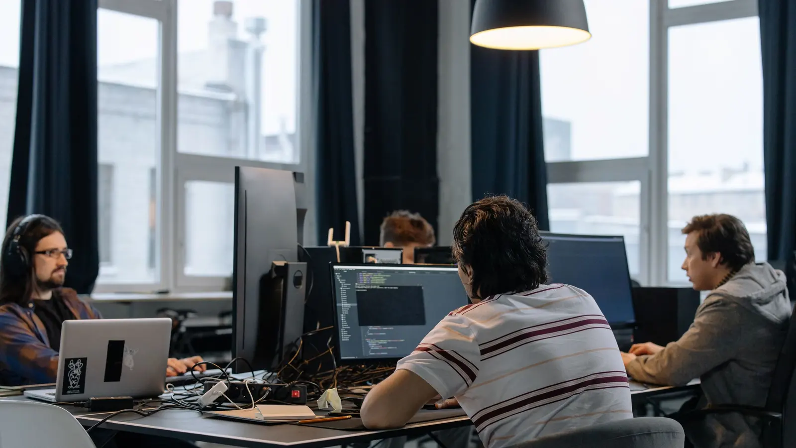 An office worker using software to manage daily tasks